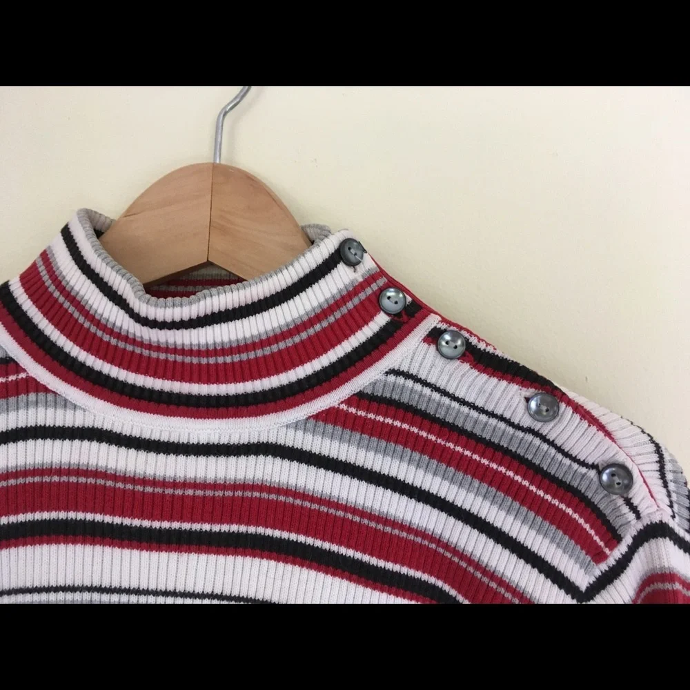 ♦️ Striped Turtleneck with Buttoned Collar - Picture 1 of 5